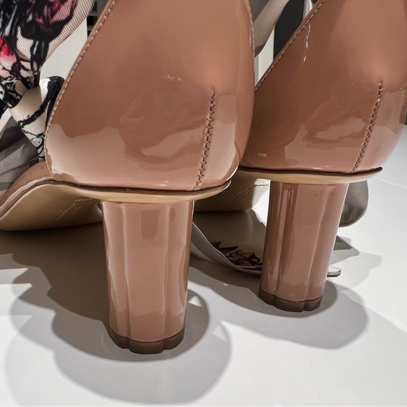 Authentic Salvatore Ferragamo Nude Kitten flower heels (brand new) - Picture 10 of 10